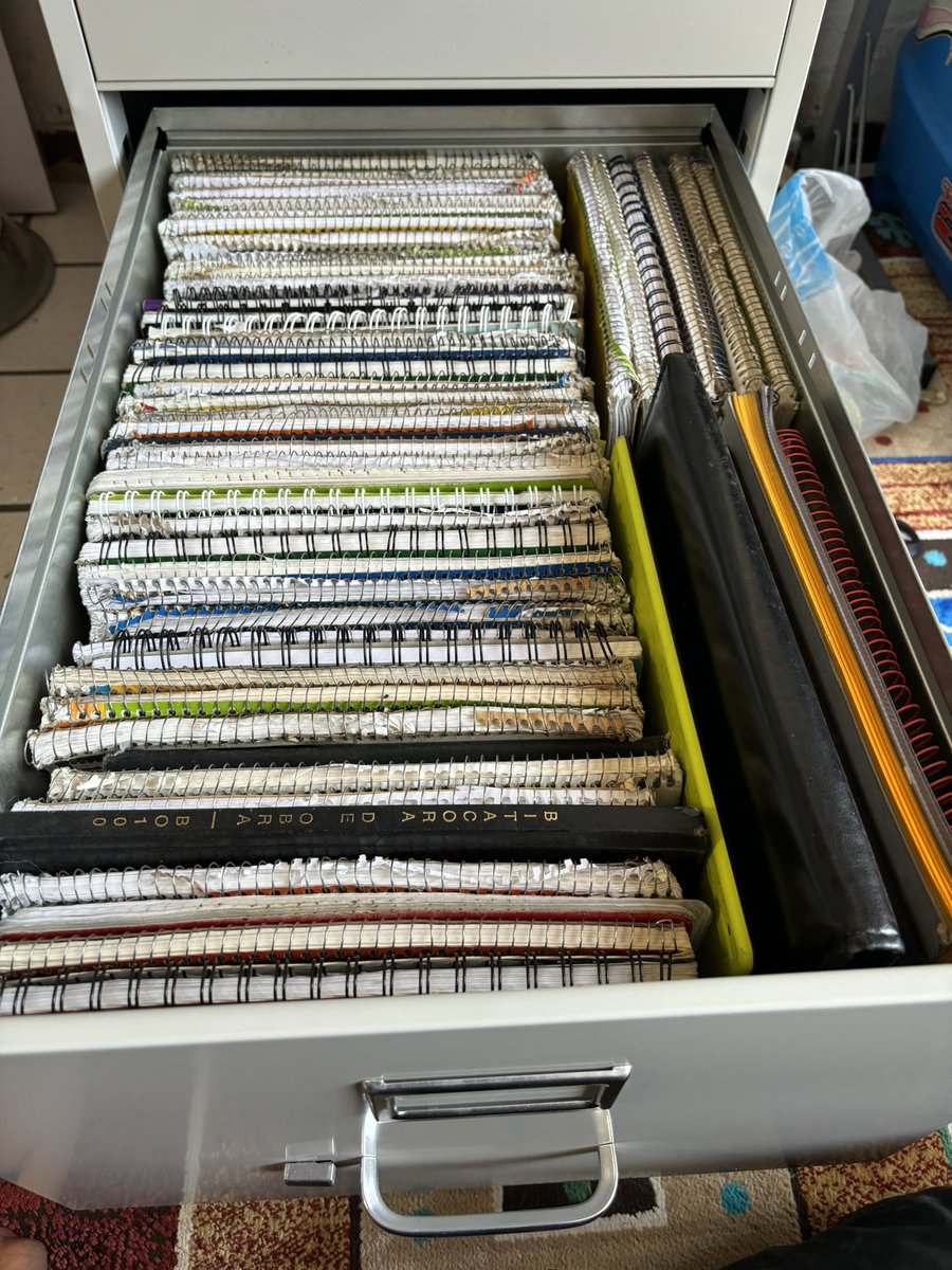 htoast_art's tweet photo. I have a disgusting amount of sketchbooks https://t.co/hsVPvJY5Pa