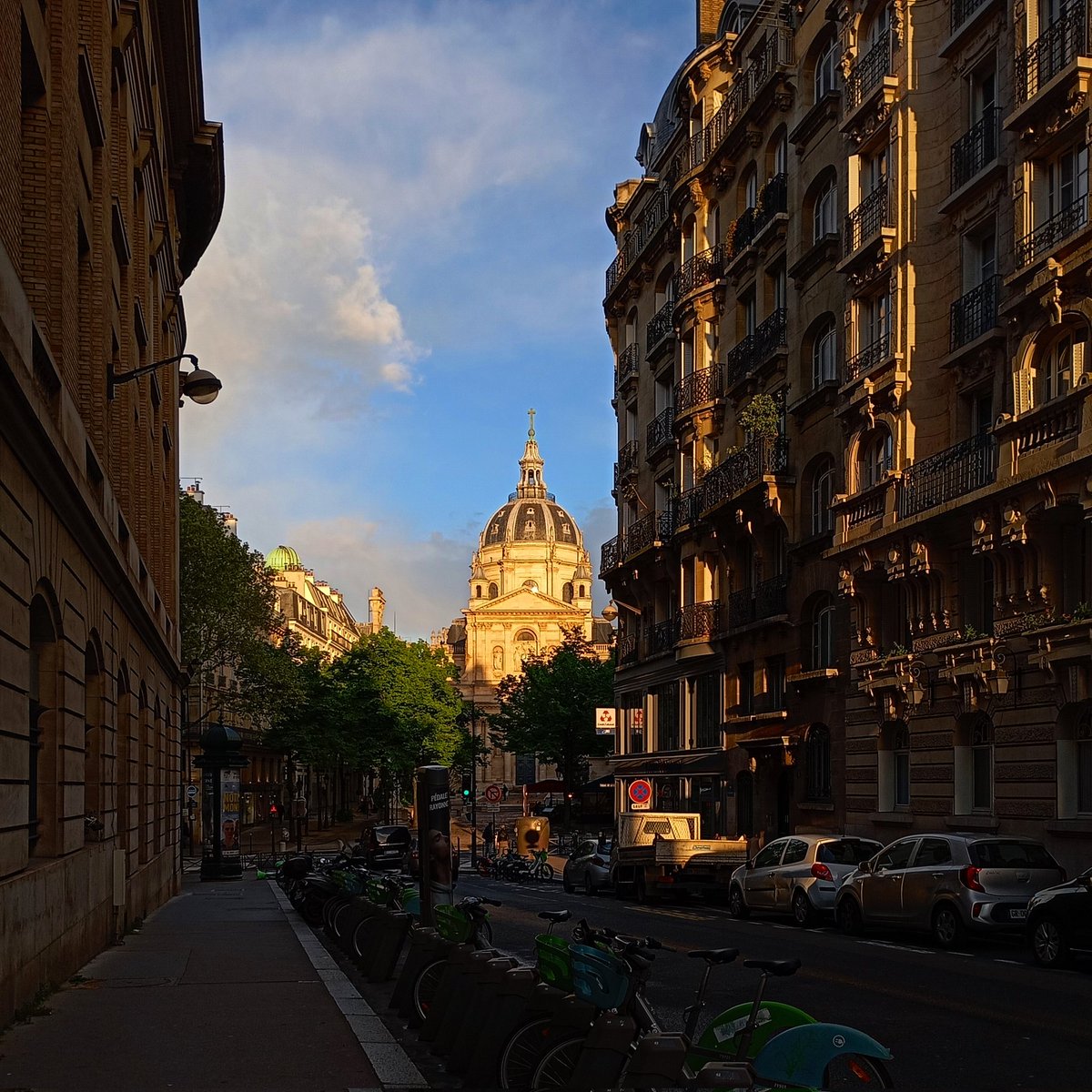 Golden Hour - Paris. 📷