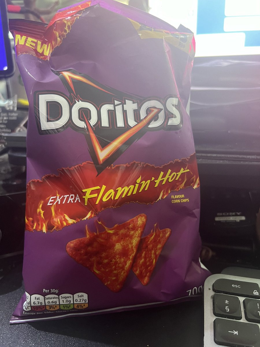 I have a high tolerance for Hot Spice and a low tolerance for things that claim be “Hot” but are at best lukewarm.. These @Doritos bastards did NOT disappoint.. Proper Hot, Hot, Hot Lovely