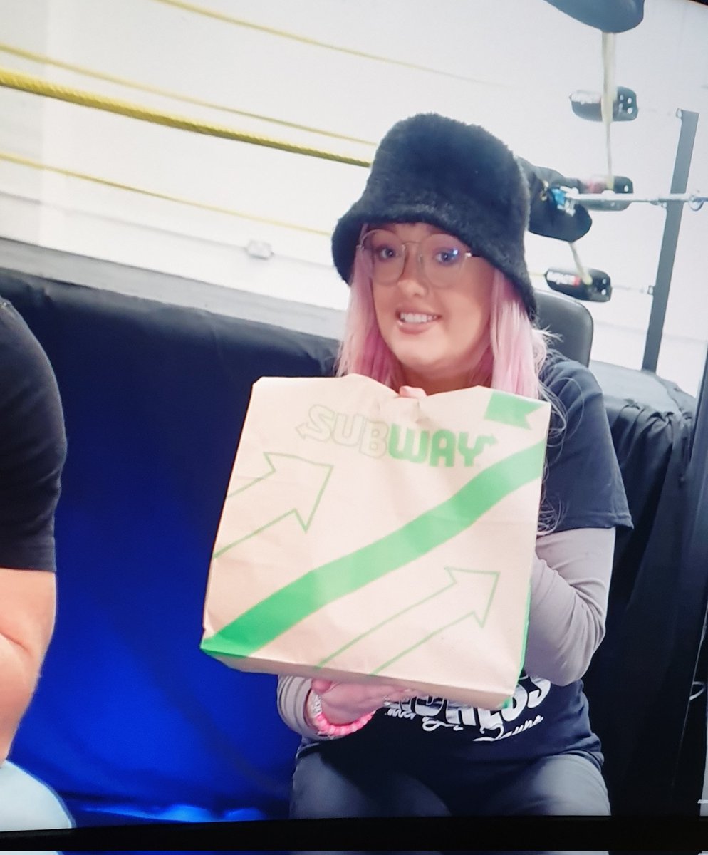 _JOKEmptySpace's tweet photo. Catching up but still believing. #SayHisName and he appears π #IBelieveinJoeHendry π π #Undeniable #AshleyVega #FutureKnockout #ScottishQueenoftheRing #WeWantVega #WeBelieve #JoeHendry #FoodFight https://t.co/1bVjSoPs0d