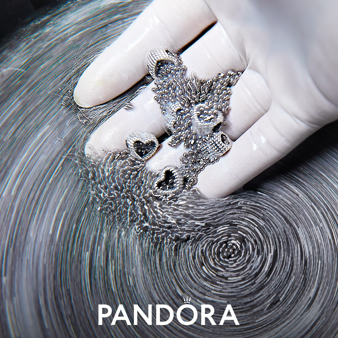 Happy #EarthDay! Did you know that here at Pandora, we're on a path to cut our greenhouse gas emissions in half by 2030 and to be a net-zero business by 2040. Learn more about our commitment to sustainability: to.pandora.net/tpjOb9
