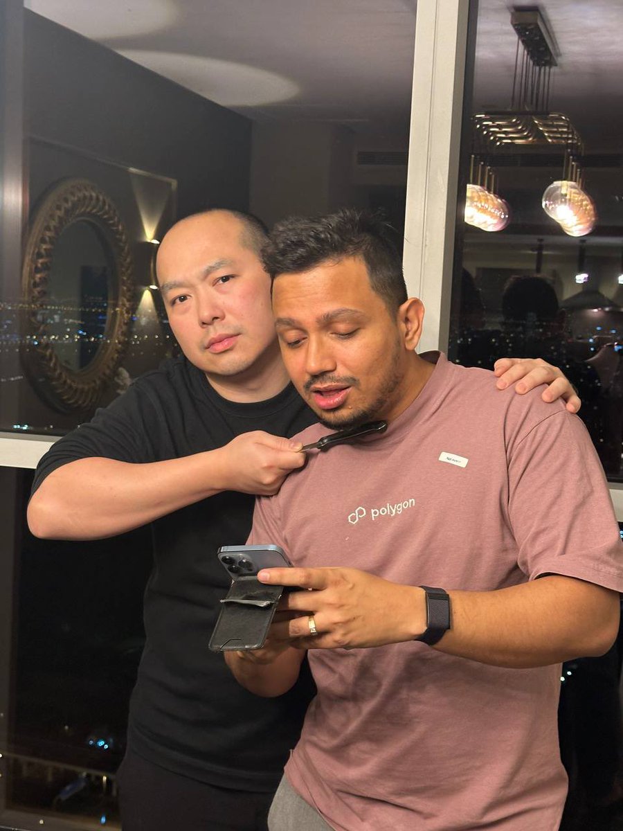 I am not under any pressure from <a href="/9gagceo/">9GAGCEO</a> to tweet this:

Big win for <a href="/Memeland/">Memeland ❤️ Memecoin</a>! 👨🏽‍🌾