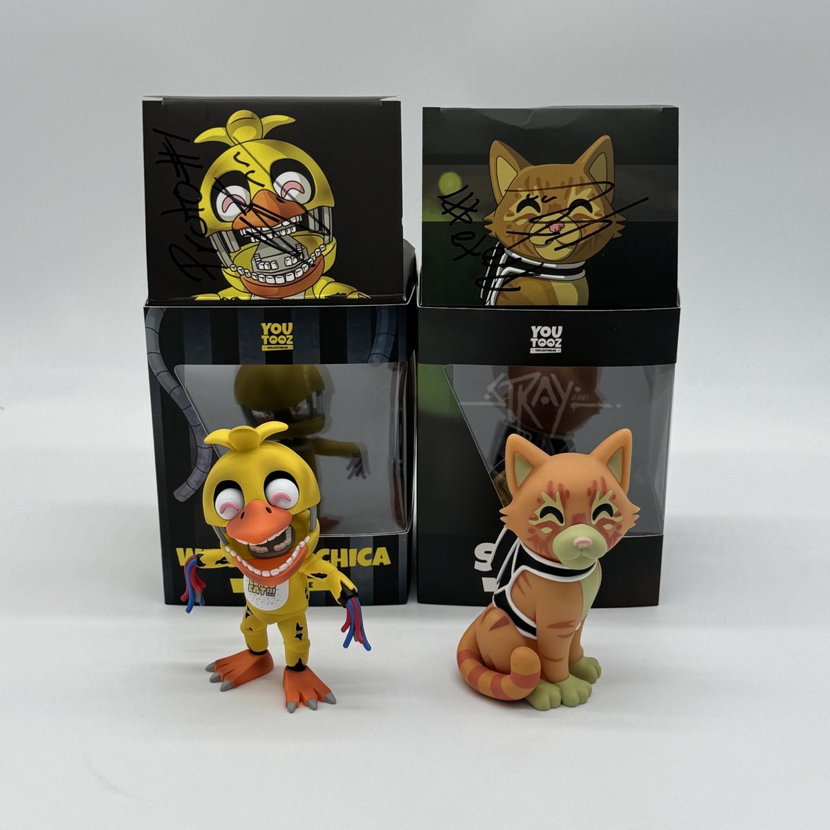 🚨 SPECIAL #TOOZDAY PROTOTYPE GIVEAWAY 🚨 to win a signed proto of withered chica and stray, retweet, like & reply with #TOOZDAY and ur fav youtooz 😎 1 epic winner announced april 23rd!