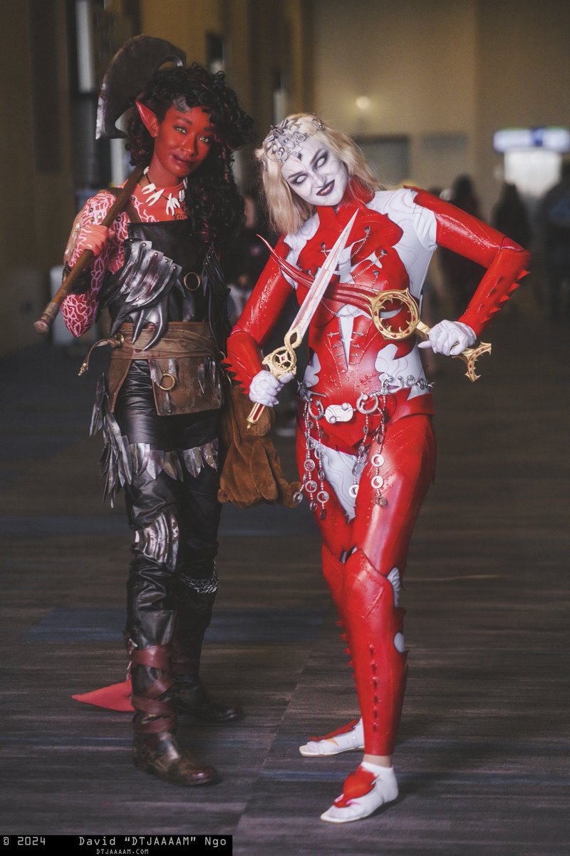 red dye 40 duo here to steal your lunch money ❤️‍🔥🗡️ orin the red is me, karlach is @cheesecakedruid, cosplays made by us, orin stls from @Krotek_inc, photo by @DTJAAAAM!