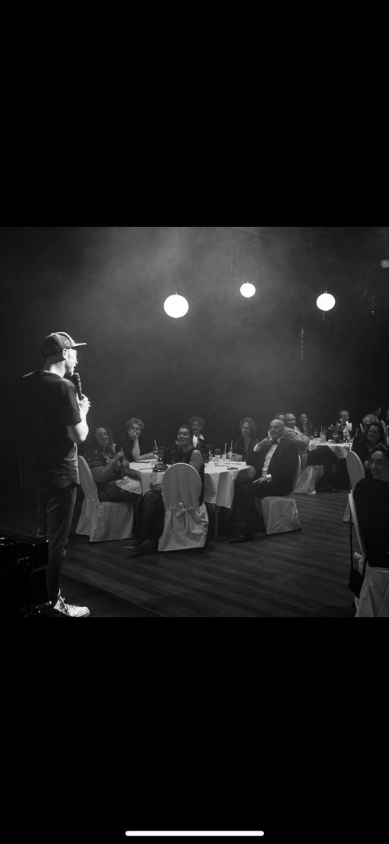 TheaterRoden's tweet photo. We kijken terug op een schitterende avond... ✨

Afgelopen vrijdag hielden we in De Winsinghhof ons allereerste Business Friends Gala! In de sfeervolle zaal genoten onze gasten van heerlijke hapjes verzorgd door Bruut roden. 🥖🥘🍷 https://t.co/yLTpEJAQE0