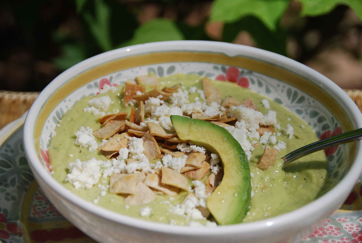 AVOCADO WEEK🥑 Day 2 - You can make an incredible light & creamy soup with some ripe avocados and only a few other ingredients! Eat it “al tiempo” (at room temperature), or chilled on a hot day. patijinich.com/queso_fresco_a… @AvosFromMexico