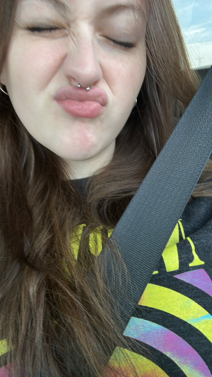 vannacookie's tweet photo. @zozquity septum sistas https://t.co/v1VA5EGiTc