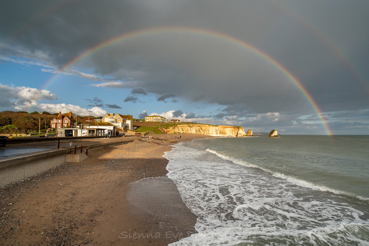 Worth the mad dash - Rainbow heaven this evening at Freshwater Bay 🌈