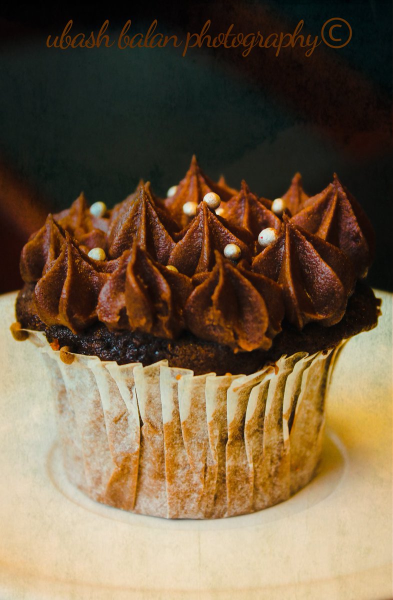 Devas_Group's tweet photo. Food photography
A pointy cupcake is a good model for photography, this one is double chocolate with vanilla dips. Courtesy from Pandhal Cochin. #cupcakes #bakery #foodbloggers #cakephotography https://t.co/grGLltqZE3