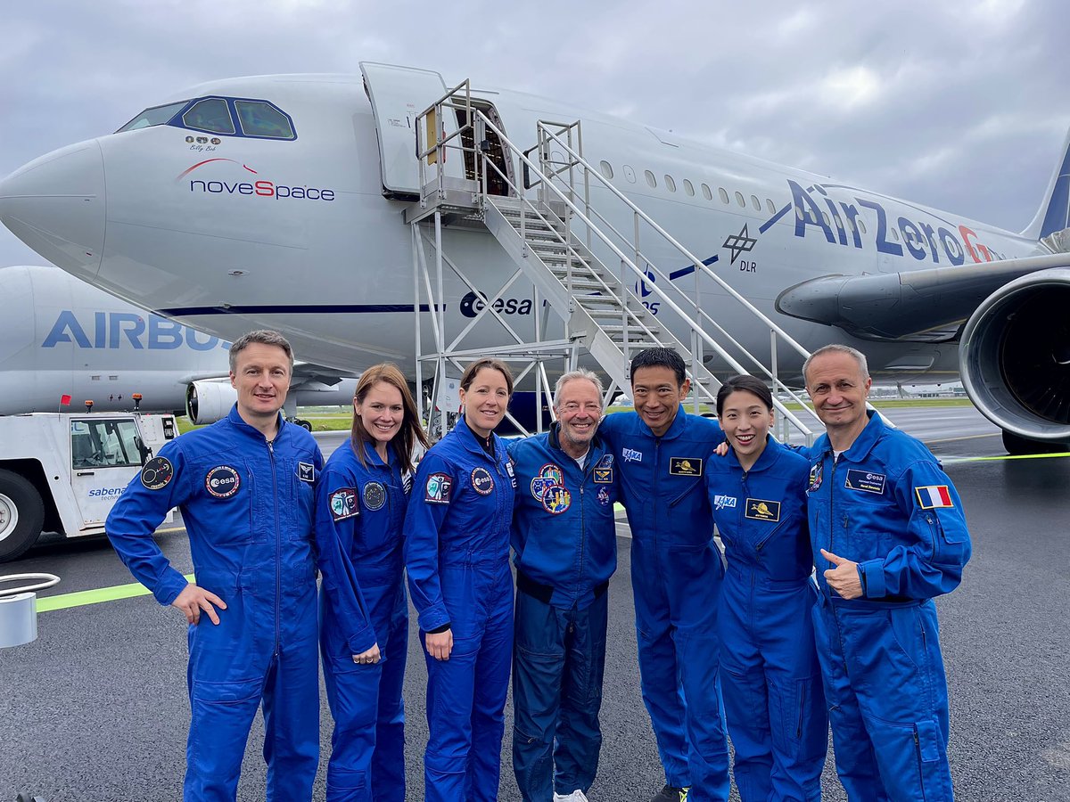 Have you ever dreamt of flying in weightlessness with astronauts? 🤩 I am sure, that your dreams did not skyrocket up to my 'out of this world' experience featuring 13 astronauts in our @esa parabolic flight training for @esa + @AusSpaceAgency+ @JAXA_en astronauts with @AirZeroG