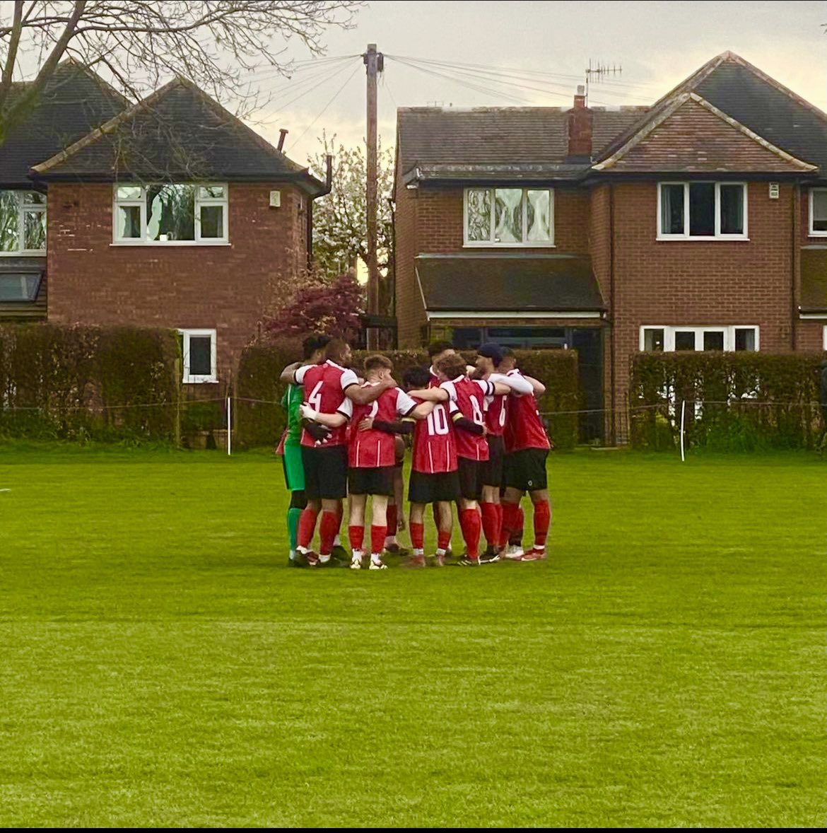 anandhurnair25's tweet photo. Unstoppable form continues! With 5️⃣clean sheets🧤in 1️⃣2️⃣unbeaten games, we triumphed 1-0 against @wollatonfc , @FCSez is continuing its victorious saga dominating the top running teams in the table ! ⚽️🔥
#FootballVictory #UnbeatenRun #CleanSheet #NottinghamFootball #teamspirit https://t.co/73SYClZvIV