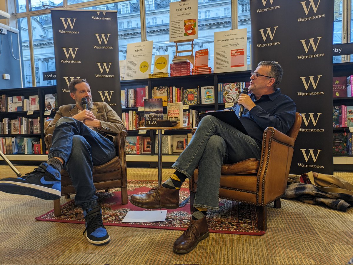 A hilarious chat between @StigAbell and @MarkBillingham at @WaterstonesPicc this evening! Ranging from food in crime fiction novels to the fear of rewriting to Stig of the Dump!