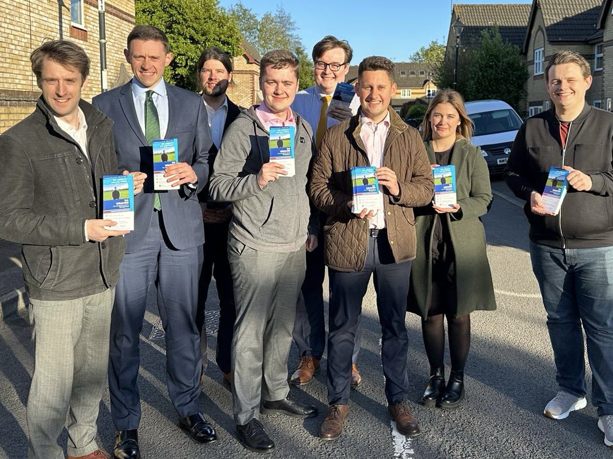 Great evening and response on the doorsteps for our candidate Zak Weaver ahead of the #Grangetown by-election.

Fantastic to be joined by @SamRowlands_ and @TomGiffard!