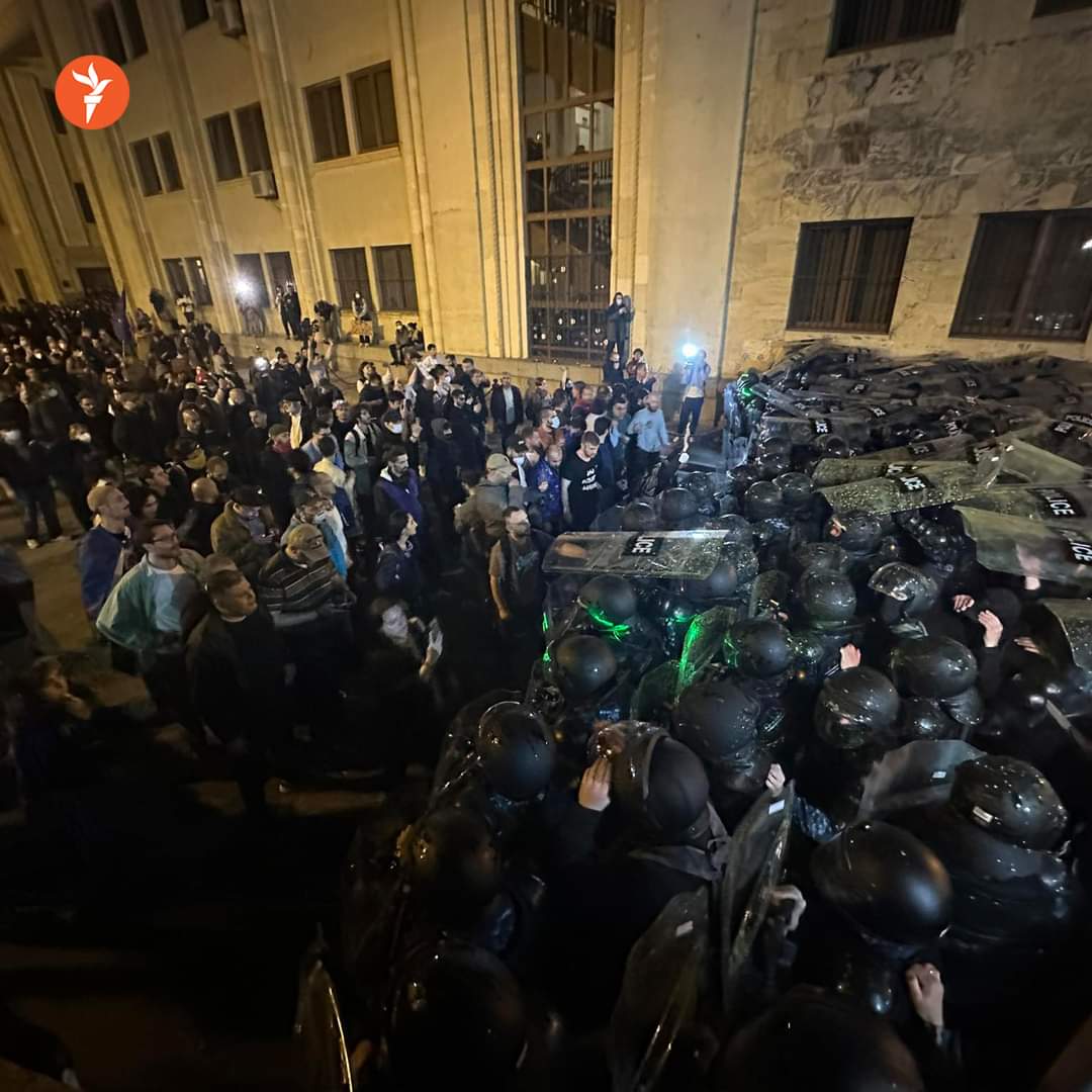 Georgian authorities' crackdown on peaceful protest against Russian law violates freedom of expression & assembly. Use of pepper spray & detainment of activists must stop. Investigation needed for excessive force. Public defender must assess detainees' health & legal status.