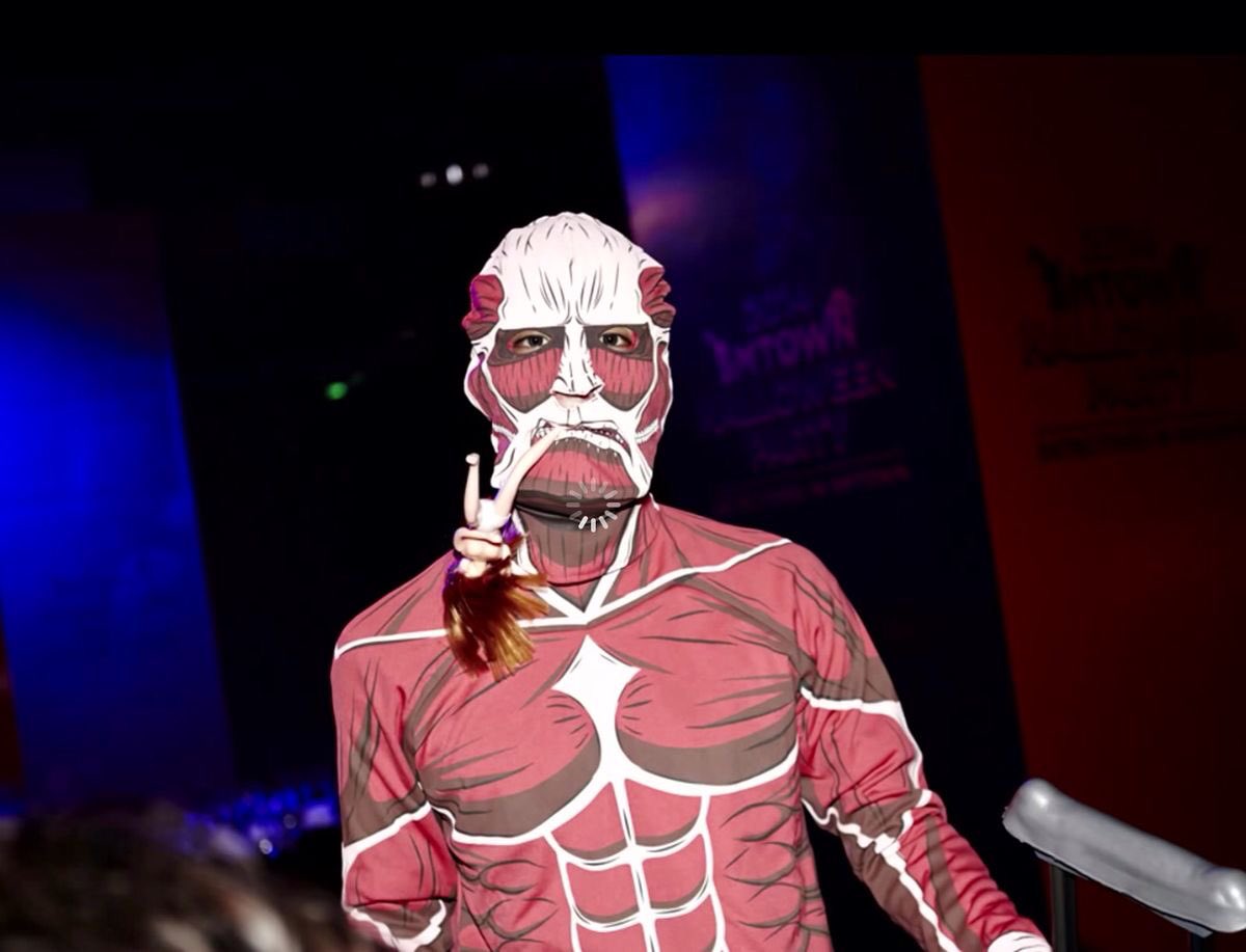 poetjongs's tweet photo. “nem sou otaku não, que isso”

o cara todo halloween: https://t.co/vphlHhbtFQ