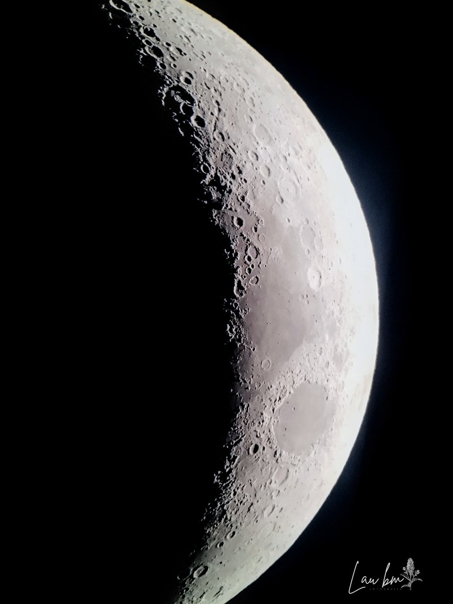laubm1990's tweet photo. • LUNA CRECIENTE •
| 12 de Abril de 2024 |
21% de brillo y 381,495.64km. de distancia.
Equipo: Celular Redmi PRO 11 | Telescopio Meade LX600 con computadora AutoStar II
Ocular: 9mm.
Hora: 08:57pm
Fecha: 12/04/2024
#wallpaper #wallpapers #moonwallpaper #photooftheday #luna #moon https://t.co/Ls5Cx5hnkT