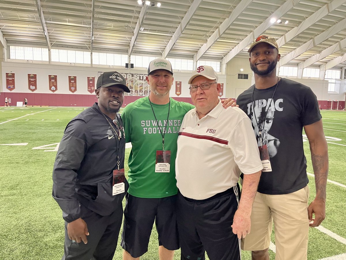 You know you’re a great coach when your former players go into coaching. Former FSU DBs @CoachKornDawg⁩, ⁦@CoachHall41⁩ and @patrickwat1982 hanging with Mickey Andrews at today’s FSU practice.