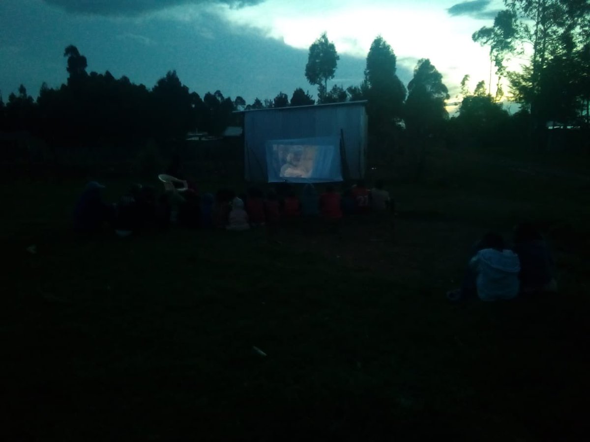 54 saved in Mungore Market in Kenya tonight as Henry Chukunwe showed the Jesus Film @ken_pledger