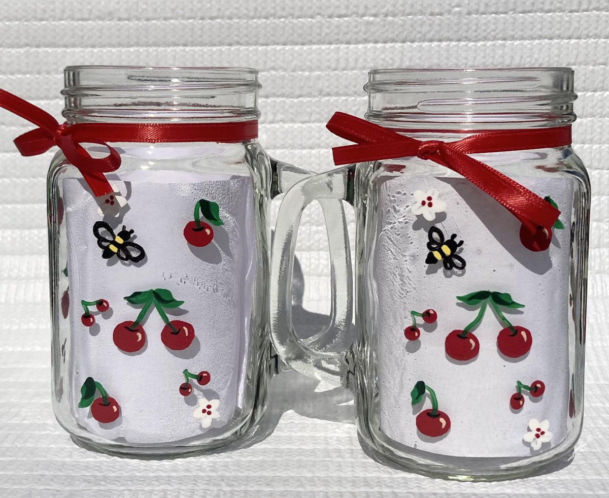 Hand painted mason jars etsy.com/listing/168785… #masonjars #cherries #mothersdaygifts #SMILEtt23 #CraftBizParty #etsy #etsyshop