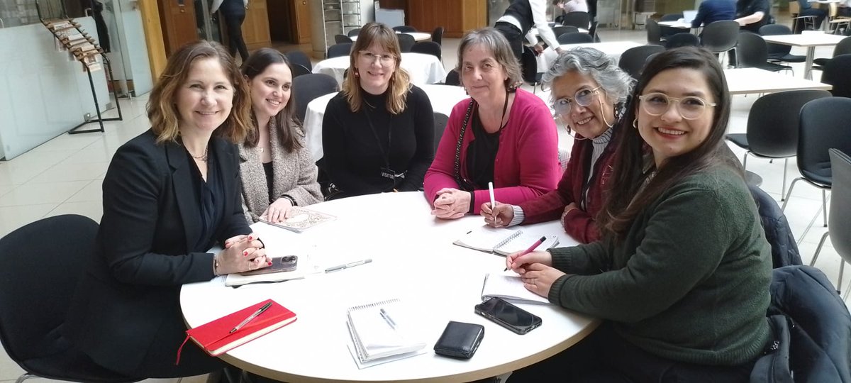 🤝 Lilibeth & Mildrey also had the opportunity to speak with @AnnaMcMorrin MP, Shadow Minister for Latin America, who affirmed Labour's commitment to supporting peace in #Colombia 🕊
