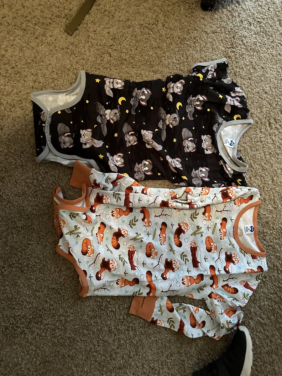 Pupcaeks's tweet photo. Gonna be taking new fox pictures tonight with my lovely new onsies! https://t.co/2ZTz2J7Dlo