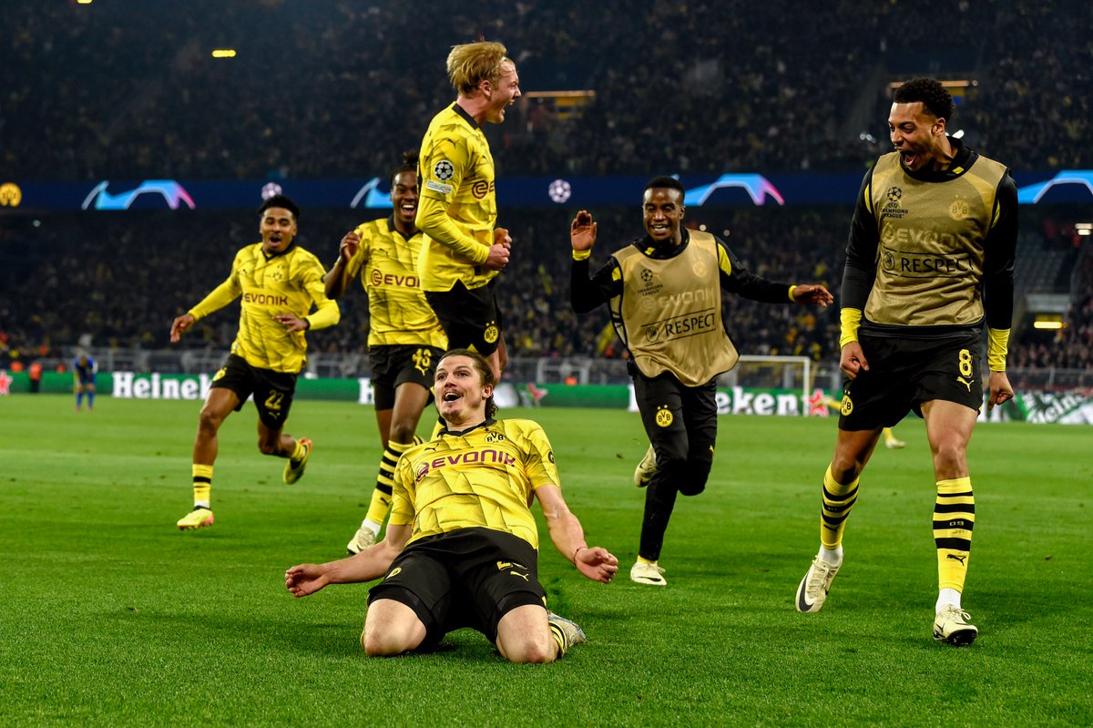 BlackYellow's tweet photo. THIS. IS. FOOTBALL. https://t.co/8koJYOL0ar