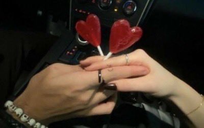 prttyfaces's tweet image. thinking about.