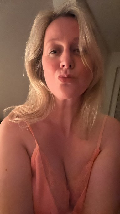 Goodnight  #GoodnightEveryone https://t.co/KqKm0EC5dS<a href="/tag/goodnighteveryone"class="tags">#GoodnightEveryone</a>