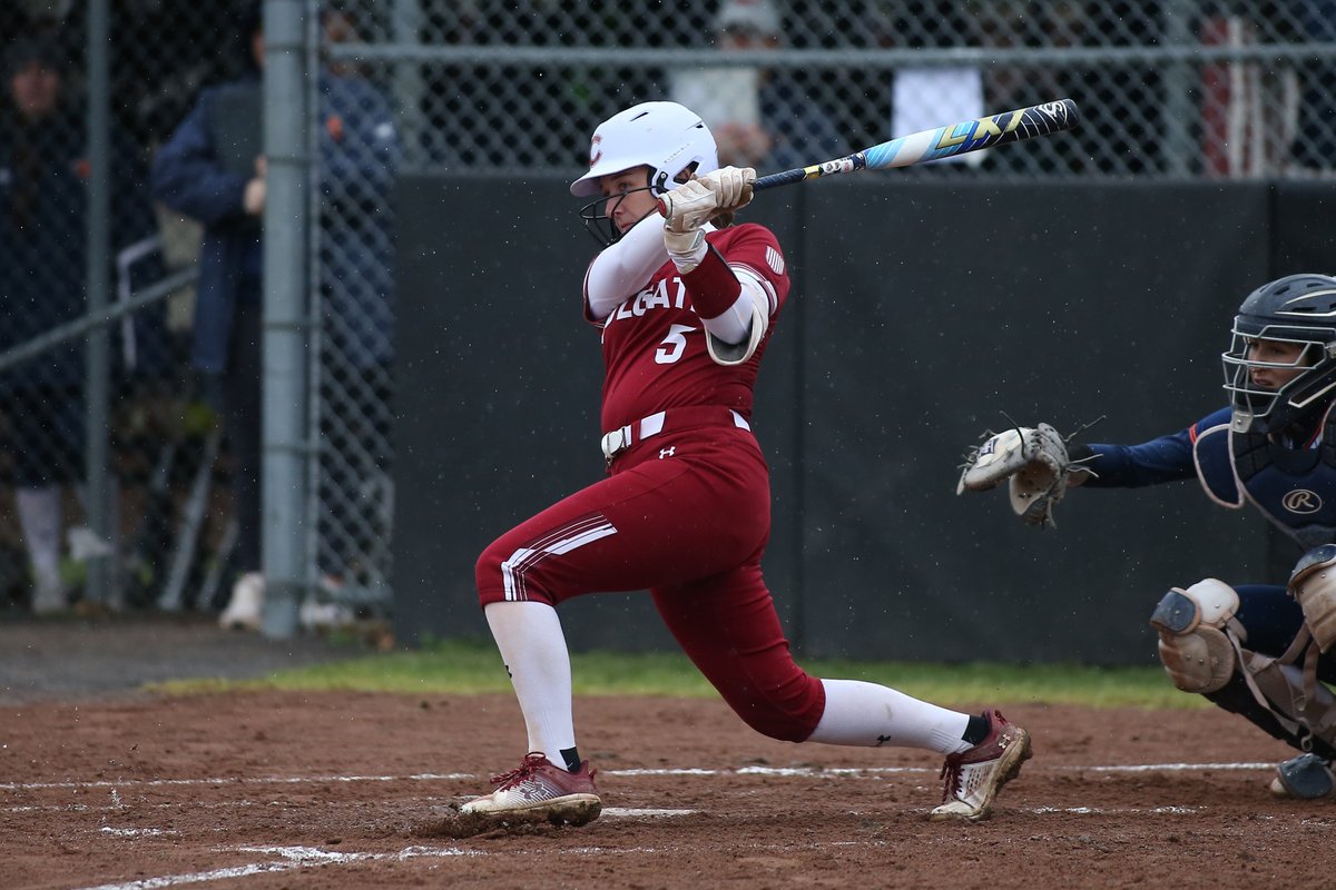 ColgateSoftball's tweet photo. Five-run frame for the Raiders after Niamh launches a three-run homer 🔥 https://t.co/BO7mbQWPck