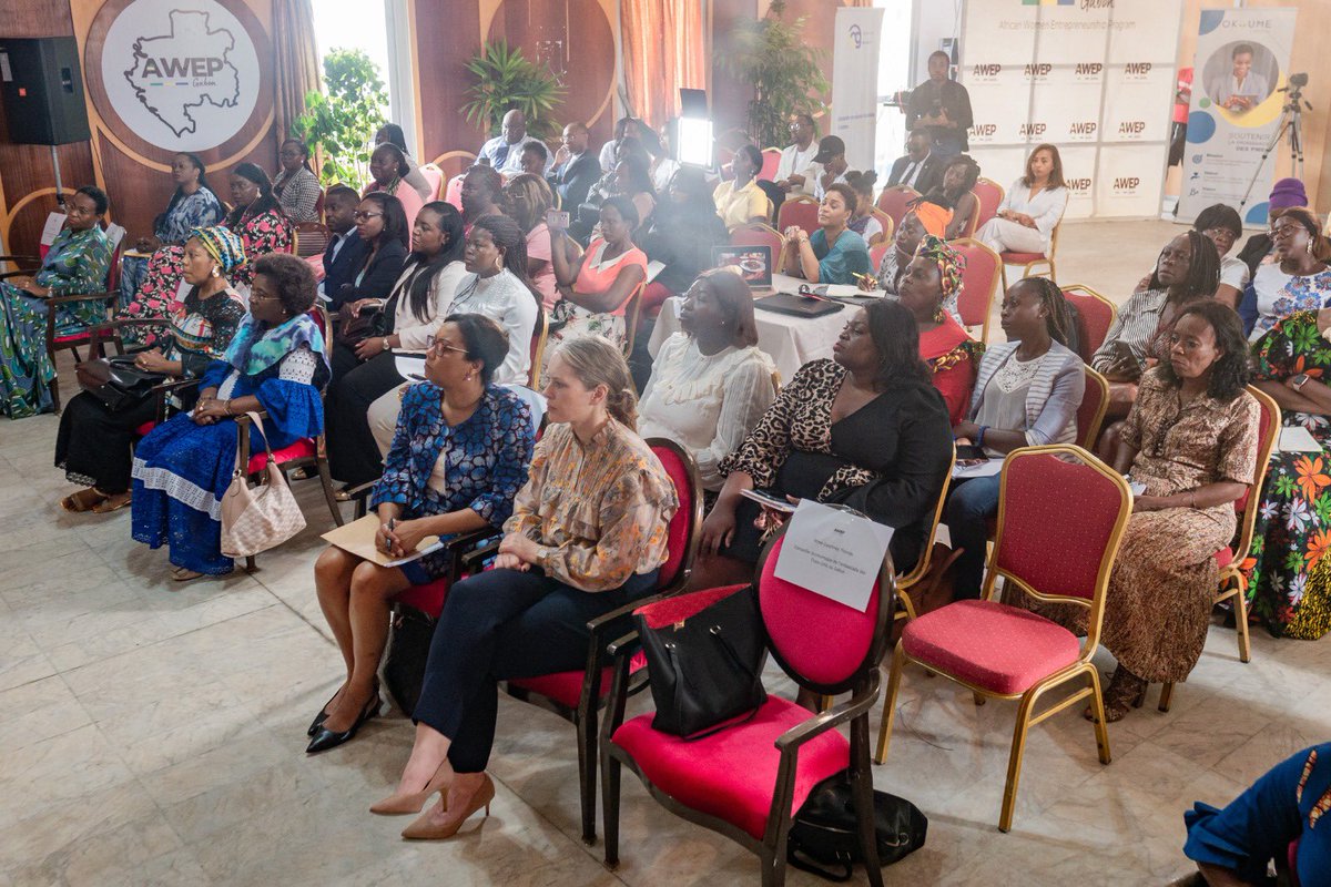 SGG_gabon's tweet photo. Engagée sur les sujets d’entrepreneuriat féminin et de transition écologique, tant dans nos grandes villes qu’au sein de nos communautés rurales, la @SGG_gabon était présente ce 13 avril 2024 aux #AWEPDAYS, organisés par l'African Women Entrepreneurship Program (#AWEP). https://t.co/tsi0QLeZIh