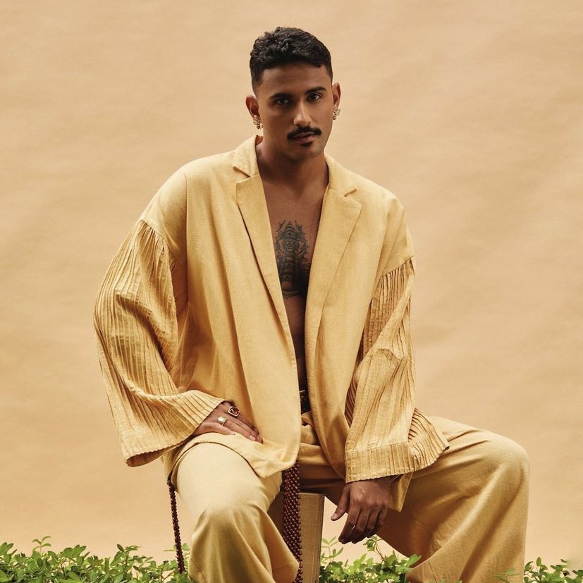 poptime's tweet photo. BELÍSSIMO! Pizane já está pronto para a final do #BBB24! ✨ https://t.co/8rxuZL00JX