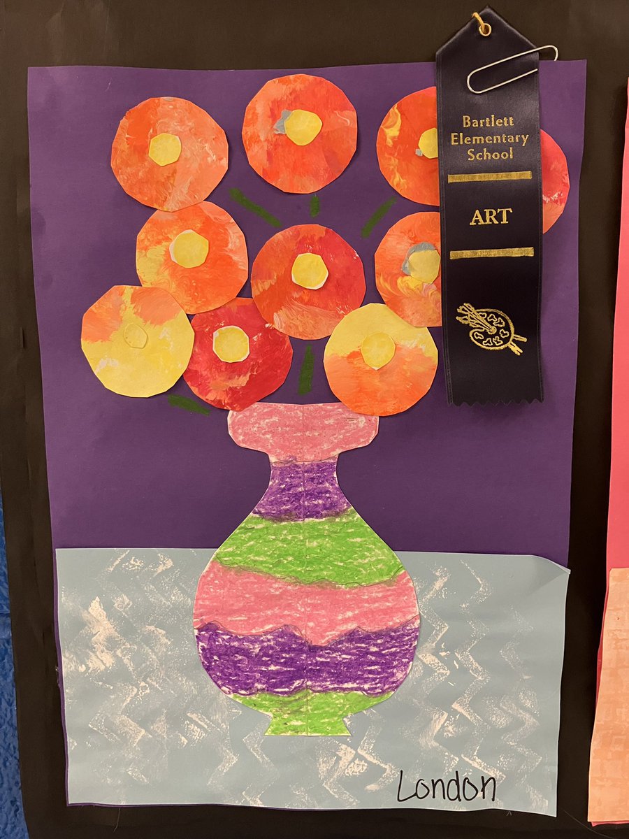 There’s lots of incredible artwork on display @BESBartlett tonight. I was honored to bestow the “Dr. Foust Art Award” on a beautiful flower collage! @BartlettSchools