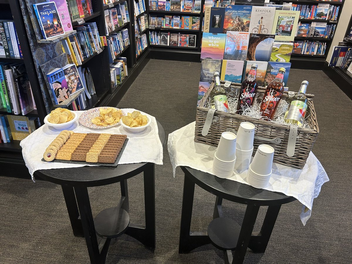 I had an amazing time at @WaterstonesLeam - there was @CazziF and biscuits and lovely readers - what more could you ask for?