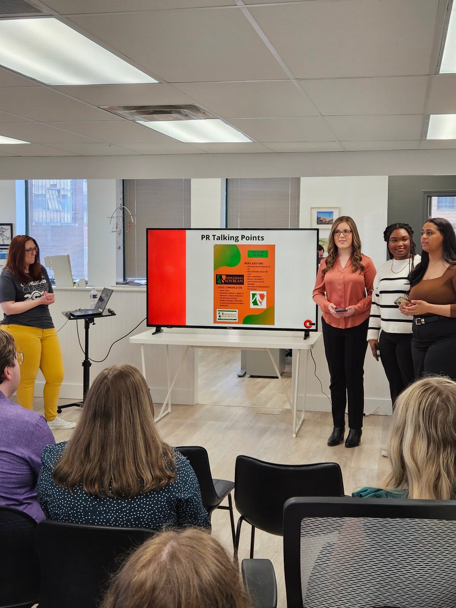 Our PRSSA chapter received $500 for representing UCA at the ComGroup Classic!🎉🐻

While there, students learned about the agency experience and got to see what a typical ComGroup work day looks like.