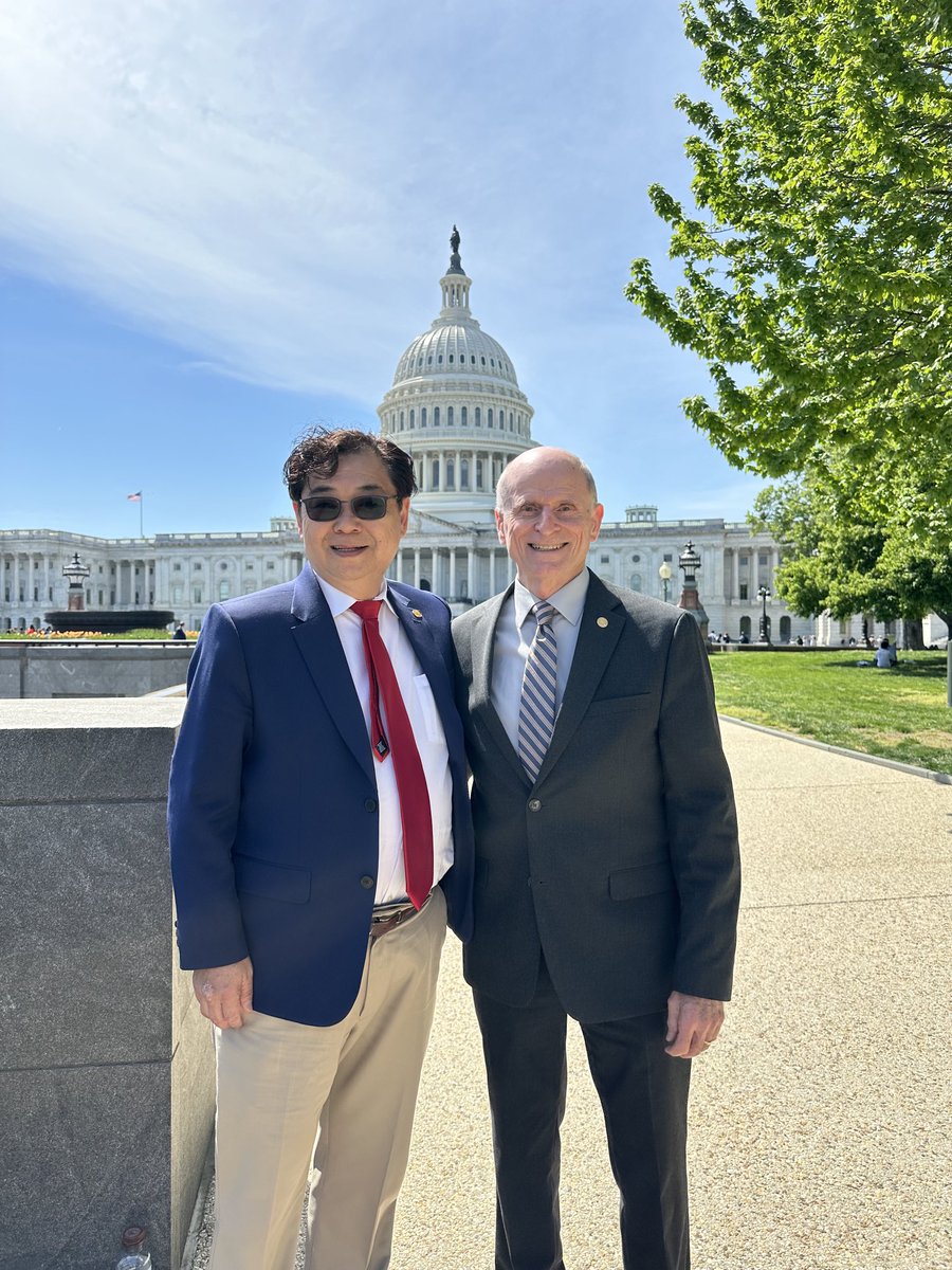 Proudly working along with Dr. Karcher ⁦@DonKarcherMD⁩ Hill Day, President of CAP to advocate for #pathology,#pathologists, and ultimately #patient care! #CAPathologists ⁦⁦@CAPFndn⁩ ⁦@CapAdvocacy⁩