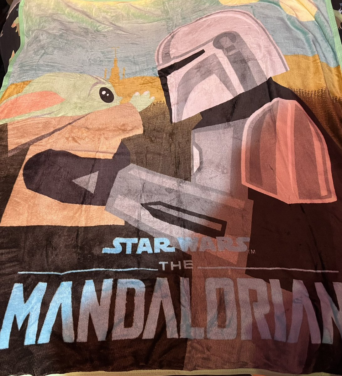 midget_moo's tweet photo. I’m always cold.. Spring, cold……Summer, cold.. I have a new #ClanOfTwo blanket 💕💚
#Grogu #TheMandalorian https://t.co/ujMXlxtQ8p