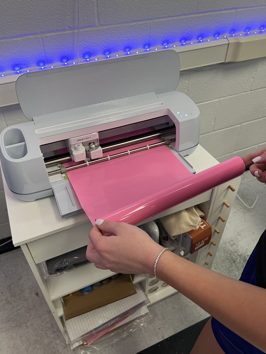 Graphic Design 2 students started designing T-shirts using our new Cricut set up that Diamondback so generously donated to us! We are so appreciative! Can’t wait to see all the designs they come up with! 👚 #CreateYourLegacy #RebelGraphics #RebelProductions #MothersDayTShirts