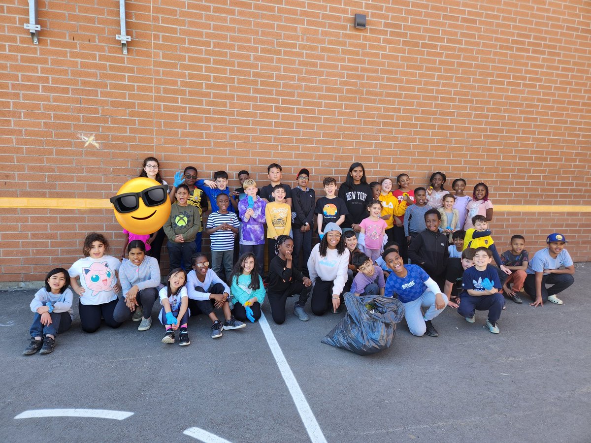 We collected all the litter we could find in our school yard today. I'm glad we could do our part to keep our EARTH healthy 😊 <a href="/amaral_olive/">Mrs. H. Oliveira</a> <a href="/McSpirittDPCDSB/">Fr.Francis McSpiritt</a>