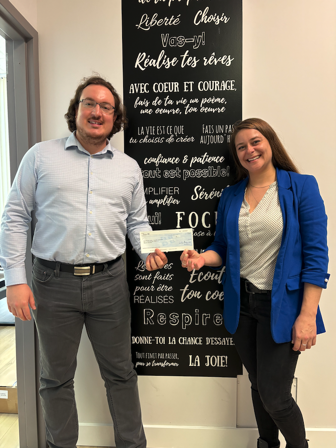 SMQ_CA's tweet photo. [MERCI - DON]
Chez SMQ-CA, nous sommes convaincues qu'il est essentiel d’investir en promotion et en prévention de la santé mentale le plus tôt possible. Merci à Madame Martine Biron, députée, pour votre don de 500$ afin de supporter notre mission. 

 💙 https://t.co/u1QBSBHMkw