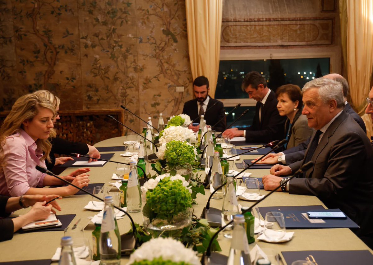 Proficuo incontro bilaterale tra la ministra 🇨🇦 Mélanie Joly ed il ministro 🇮🇹@Antonio_Tajani @ItalyMFA. Committed to enhance strong 🇨🇦 🤝🇮🇹 partnership, work together on shared priorities et à collaborer pour relever les défis mondiaux. 🌎