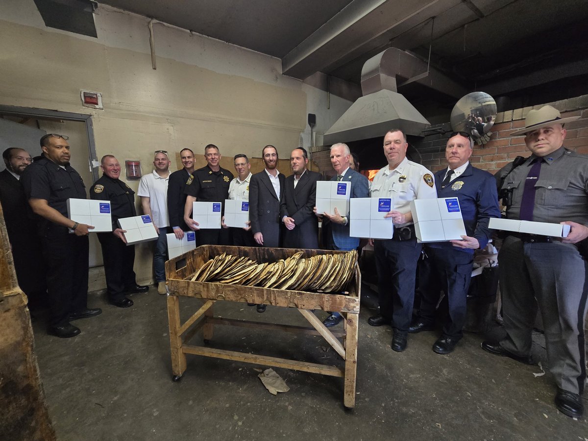 RJA hosted today a Pre- Passover visit to Satmar Matza bakery in Monsey with State & local law enforcement. It was a beautiful cultural experience with the participation of Ramapo Police Dept, Haverstraw Police, Spring Valley Police, Rockland Sheriff, and NYS Police.