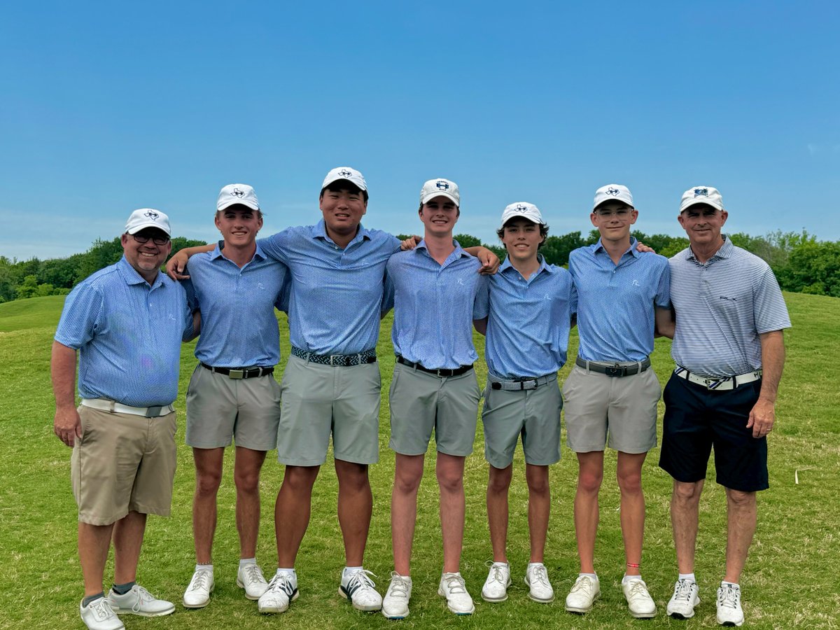 The Hebron Boys Varisty team finished up the year placing 6th at the 6A Regional Event that concluded today!  Great season, fellas!  Riley Gudgeon and Payson Melker 72, Jack Booth 77, Dylan Deserrano 78 and Hubert Kim 86.  Way to wrap up the year!