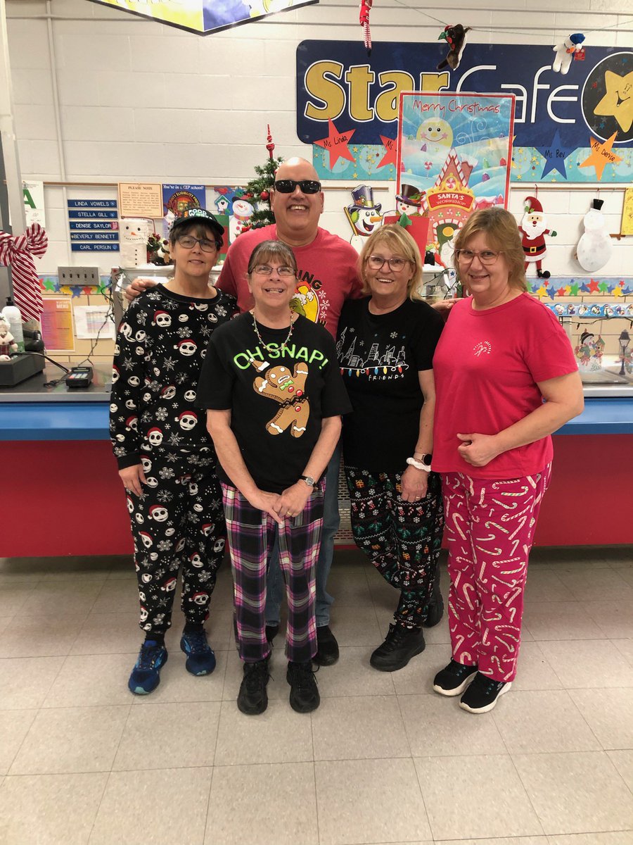 Thank you to our Superstar School Lunch Heros!!!! We appreciate you all! 🌟