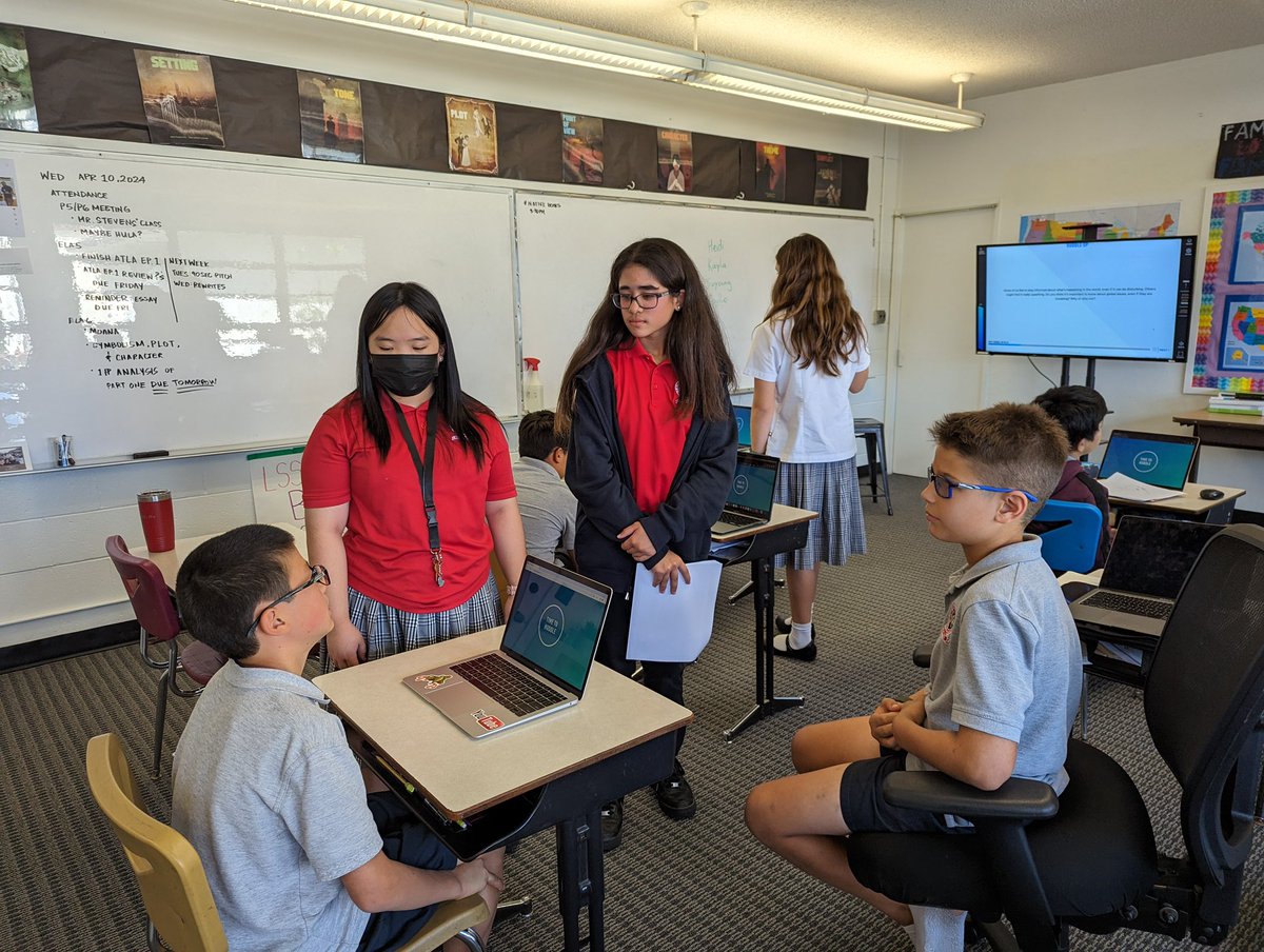 TheSocialInst's tweet photo. 🌟 Inspiring leadership in action!

We love seeing 8th graders at @thinkstandrews using their mics for good to empower younger students and showcase the power of huddling! 🚀 

Thanks for sharing! https://t.co/RBZ0hSP7l4