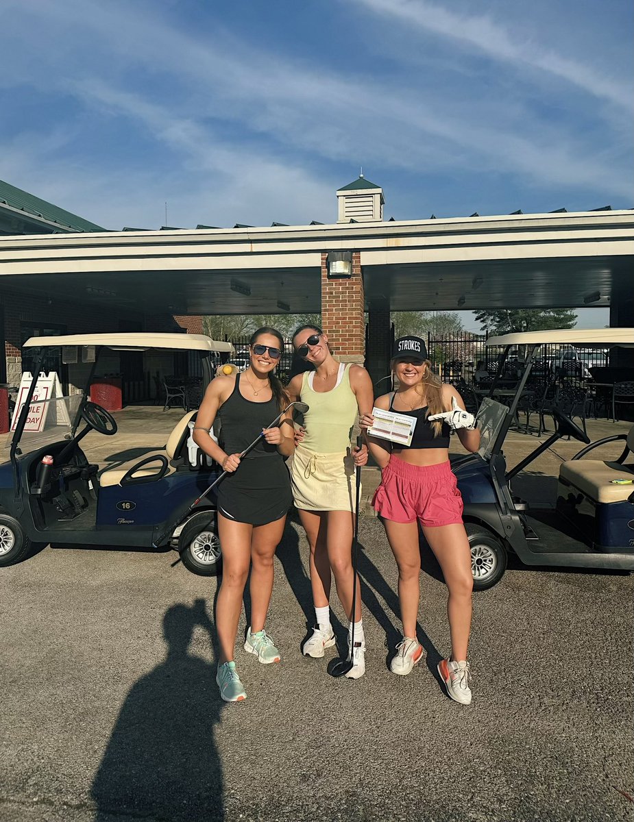 Might have a few Masters champs in the making⛳️🏌️‍♀️ We loved hitting the links for some team bonding! #GoTops