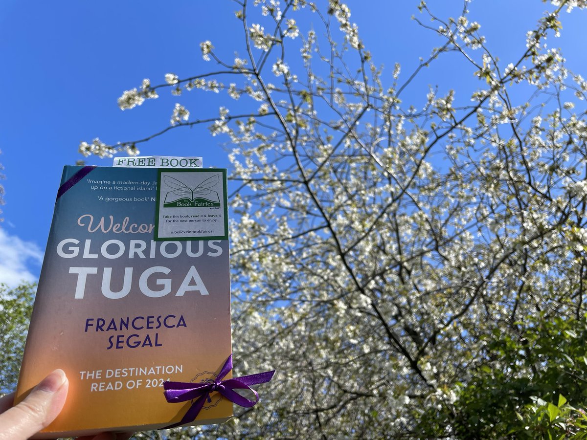 This book fairy is sharing a copy of Welcome to Glorious Tuga by Francesca Segal! Who will be lucky enough to get this early copy of the book in #Edinburgh?

#ibelieveinbookfairies #VintageBookFairies #BookFairyProofs #WelcometoGloriousTuga #FrancescaSegal
