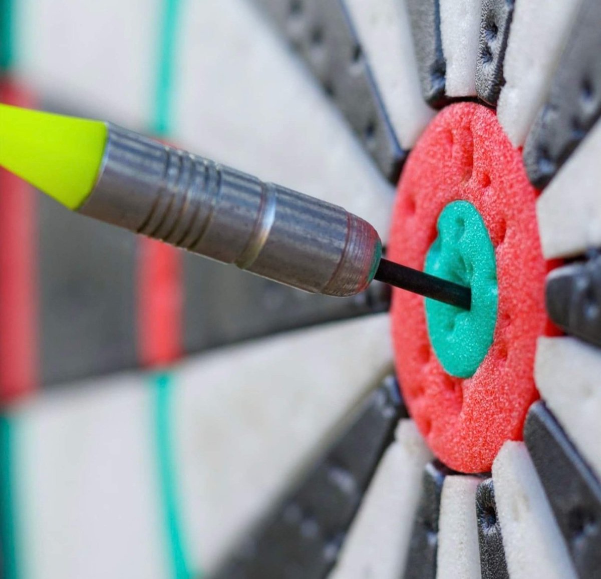 For effective social selling you need to know your target market and choose the best way to appeal to them.

To read my blog on this topic and pick up some top tips, click: linkedin.com/analytics/post…

#targetmarket #idealaudience #marketingtips
