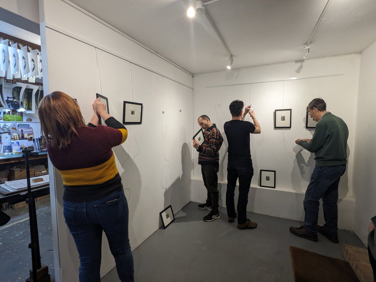 TommiesGuides's tweet photo. The small but perfectly formed winter workshop wood engraving class of @KeithAPettit installing our finished works! Exhibition open until 26.04 #TheFirstCut #WoodEngraving https://t.co/r8pXiD087w