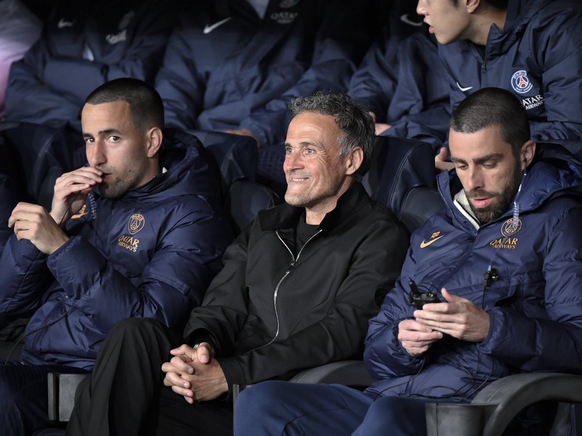 ActuFoot_'s tweet image. Luis Enrique hier : « 𝗟𝗲 𝗣𝗦𝗚 𝗻’𝗮 𝗷𝗮𝗺𝗮𝗶𝘀 𝗿𝗲𝗻𝘃𝗲𝗿𝘀𝗲́ 𝘂𝗻 𝗺𝗮𝘁𝗰𝗵 𝗲́𝗹𝗶𝗺𝗶𝗻𝗮𝘁𝗼𝗶𝗿𝗲. 𝗗𝗲𝗺𝗮𝗶𝗻 𝘀𝗲𝗿𝗮 𝗹𝗲 𝗷𝗼𝘂𝗿 𝗼𝘂̀ 𝗻𝗼𝘂𝘀 𝗮𝗹𝗹𝗼𝗻𝘀 𝗹𝗲 𝗳𝗮𝗶𝗿𝗲 ! » 🗣️

- Demi-finale de Champions League. ✅
- Leader de Ligue 1. ✅
- Finale de…