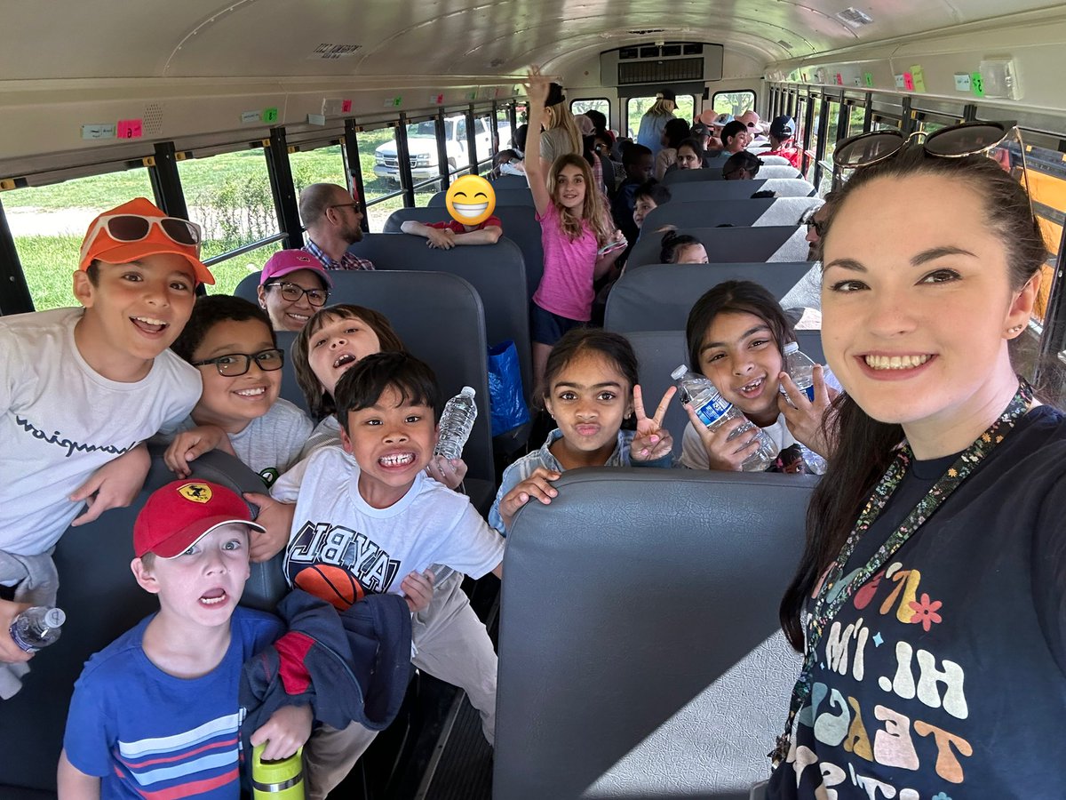 mscraigs_class's tweet photo. We had so much fun at our field trip to Great Country Farms! We toured the farm, learned about plants, and got to take home our own fresh strawberries! Everyone had a blast 😊🍓🌱 https://t.co/qDgyyYLN0y